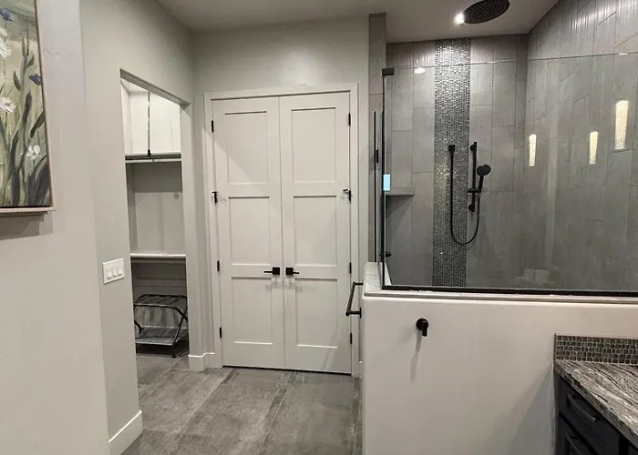 Cypress House Modern Luxury-lake Views-pool-rv Boat Garage