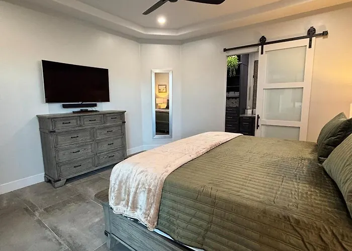 Cypress House Modern Luxury-lake Views-pool-rv Boat Garage *