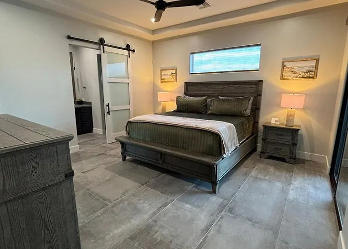 Cypress House Modern Luxury-lake Views-pool-rv Boat Garage