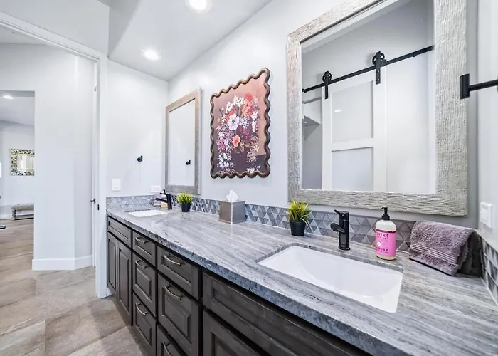 Ferienhaus Cypress House Modern Luxury-lake Views-pool-rv Boat Garage Lake Havasu City