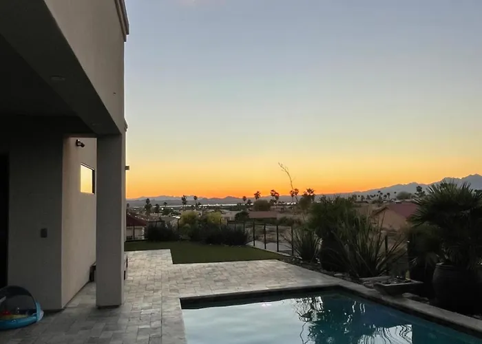 Cypress House Modern Luxury-lake Views-pool-rv Boat Garage Lake Havasu City
