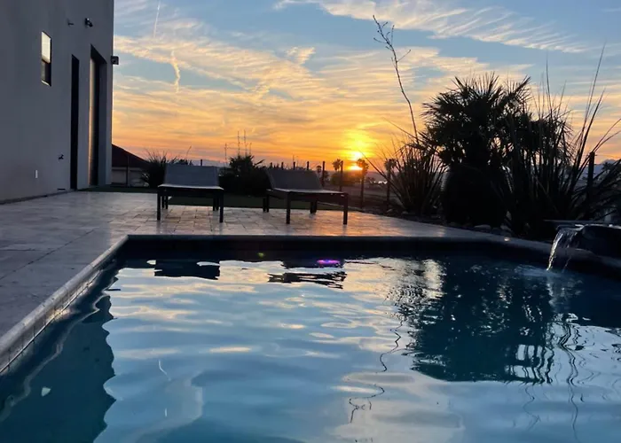 Cypress House Modern Luxury-lake Views-pool-rv Boat Garage *